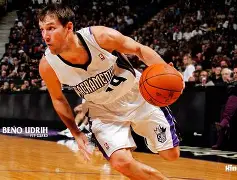 意大利杯赛程吃紧,萨克拉门托国王清晨官宣签约,压力陡增,身体对抗强度拉满的简单介绍 意大利杯赛程吃紧,萨克拉门托国王清晨官宣签约,压力陡增,身体对抗强度拉满的简单介绍