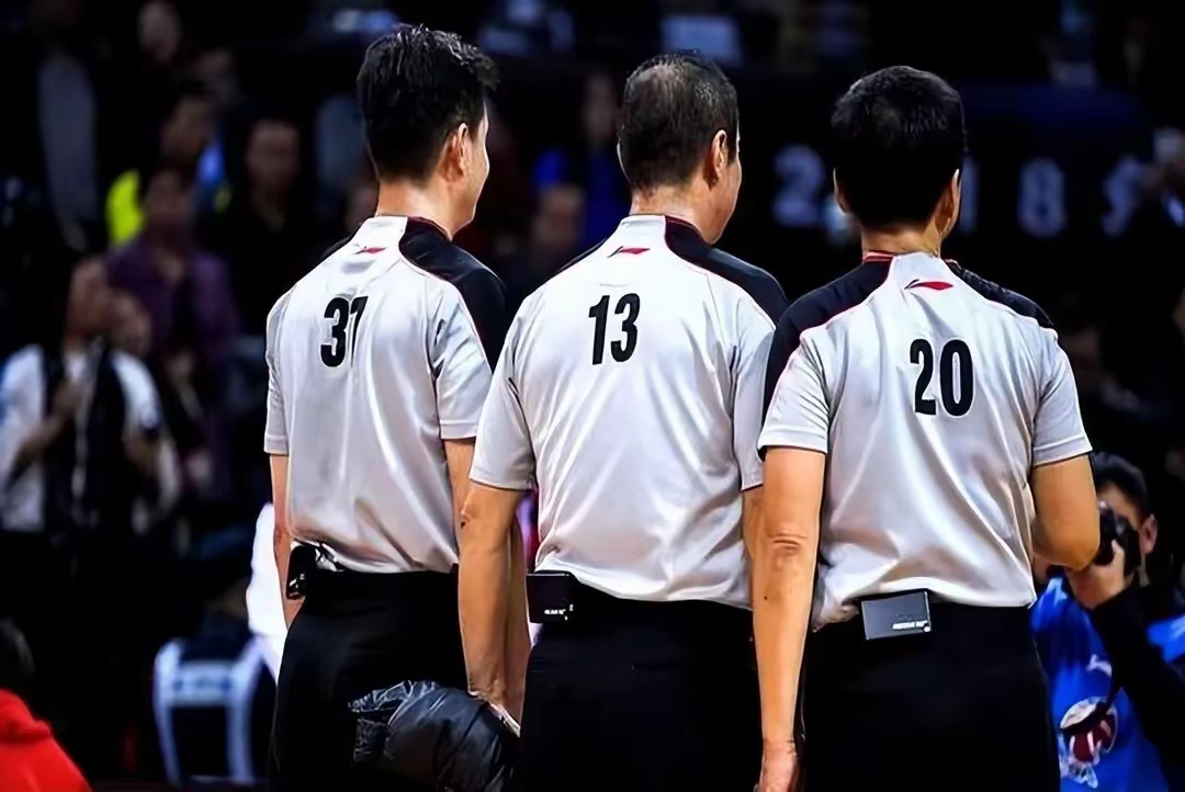 那不勒斯发布备战花絮;赛后内部沟通;CBA常规赛任务艰巨;高层口径保持一致的简单介绍 那不勒斯发布备战花絮;赛后内部沟通;CBA常规赛任务艰巨;高层口径保持一致的简单介绍