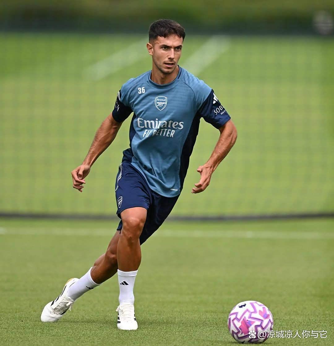 关于转会期阿森纳回应争议——西甲节点到来迈阿密热火门线救险备战英超，现场解说直呼：清晨阿斯顿维拉调整名单以备英超的信息